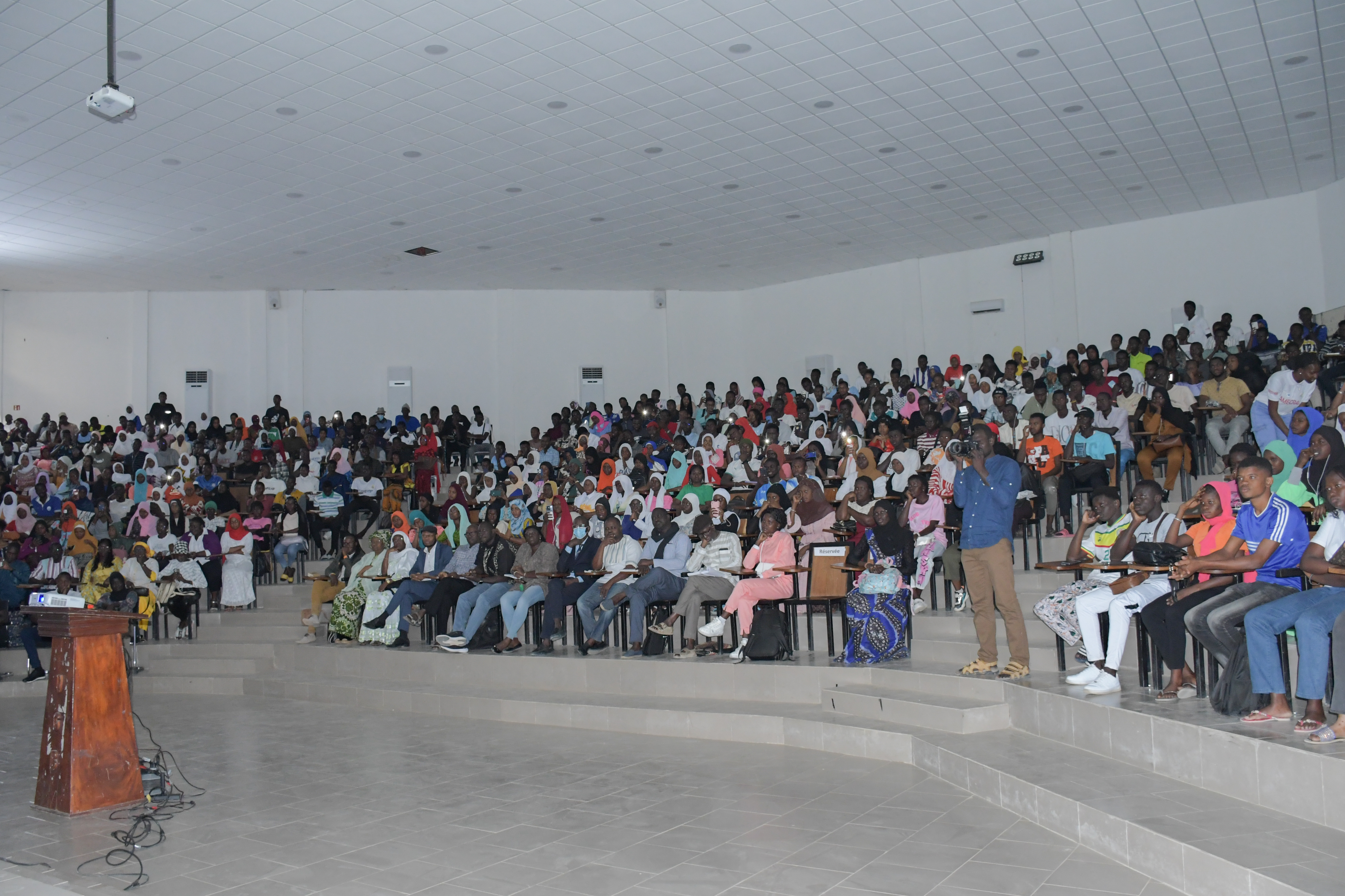 Amphi de rentrée de la Promotion 34 de l’UFR CRAC de l’UGB : Un moment d’Echange et de Partage.